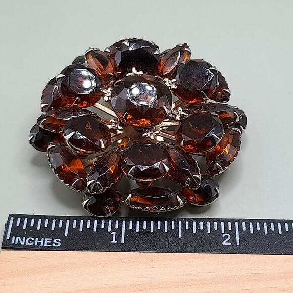 Vintage Topaz Rhinestone Floral Brooch, Gold Tone, Prong Set, 1950s, 2 1/8 In - Picture 6 of 10